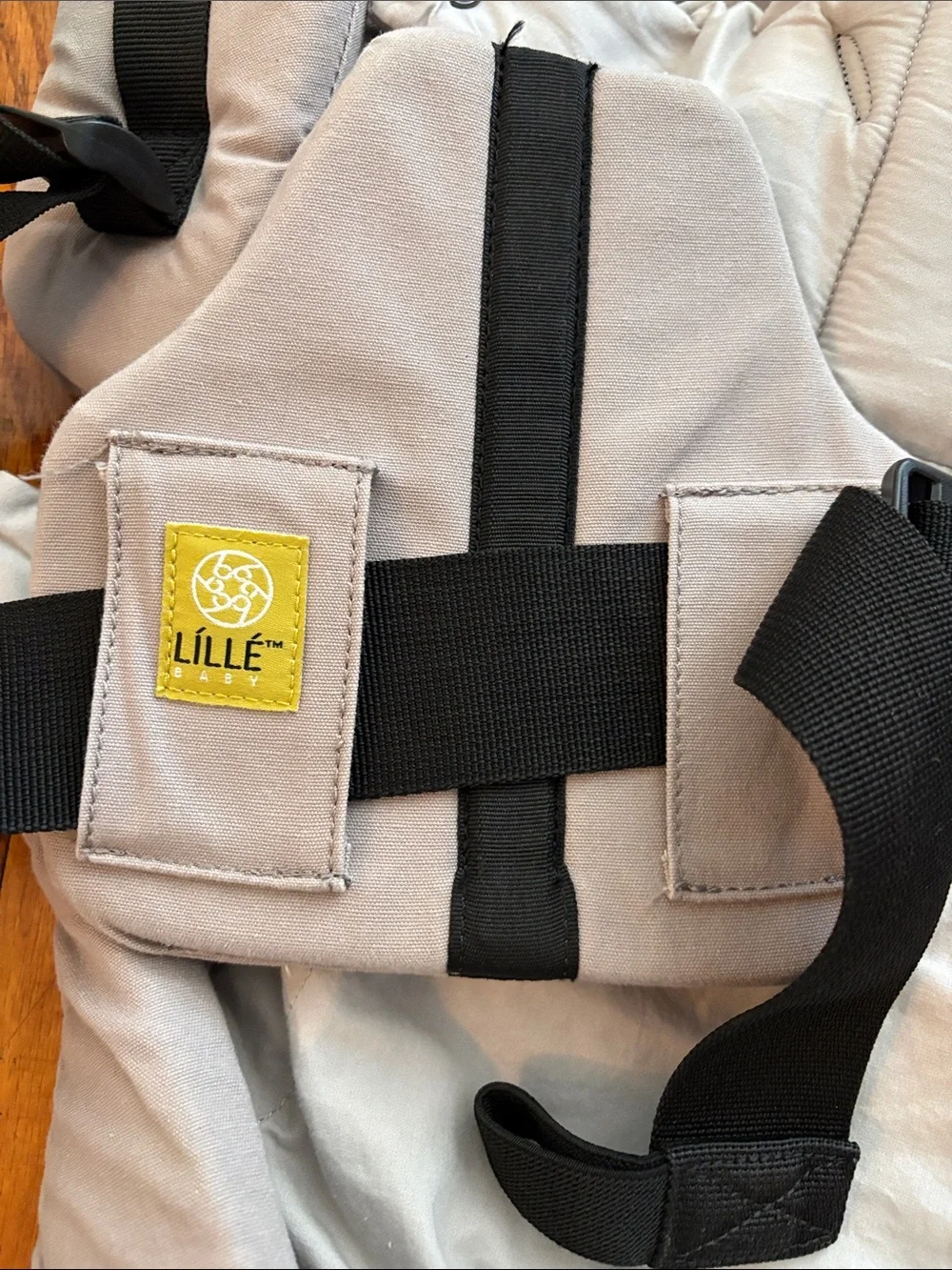 LILLEbaby Light Gray Comfortable Hands-Free Baby
